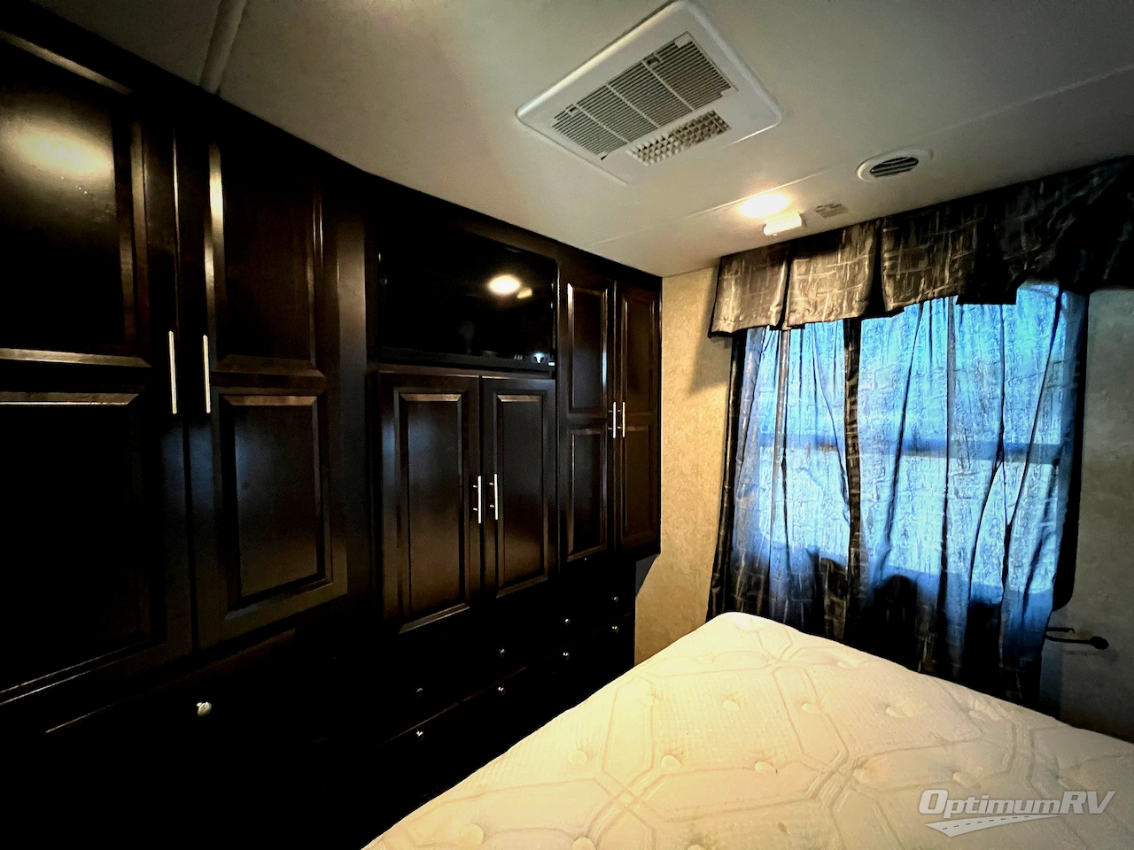 2015 Forest River Georgetown XL 377TSF Photo 25