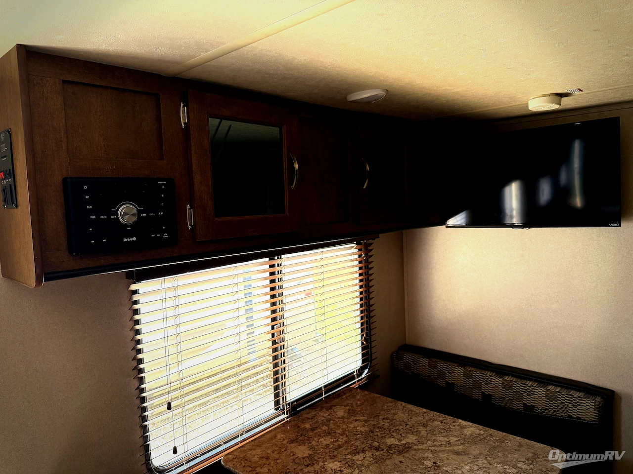 2018 Forest River Wildwood X-Lite 241QBXL Photo 6