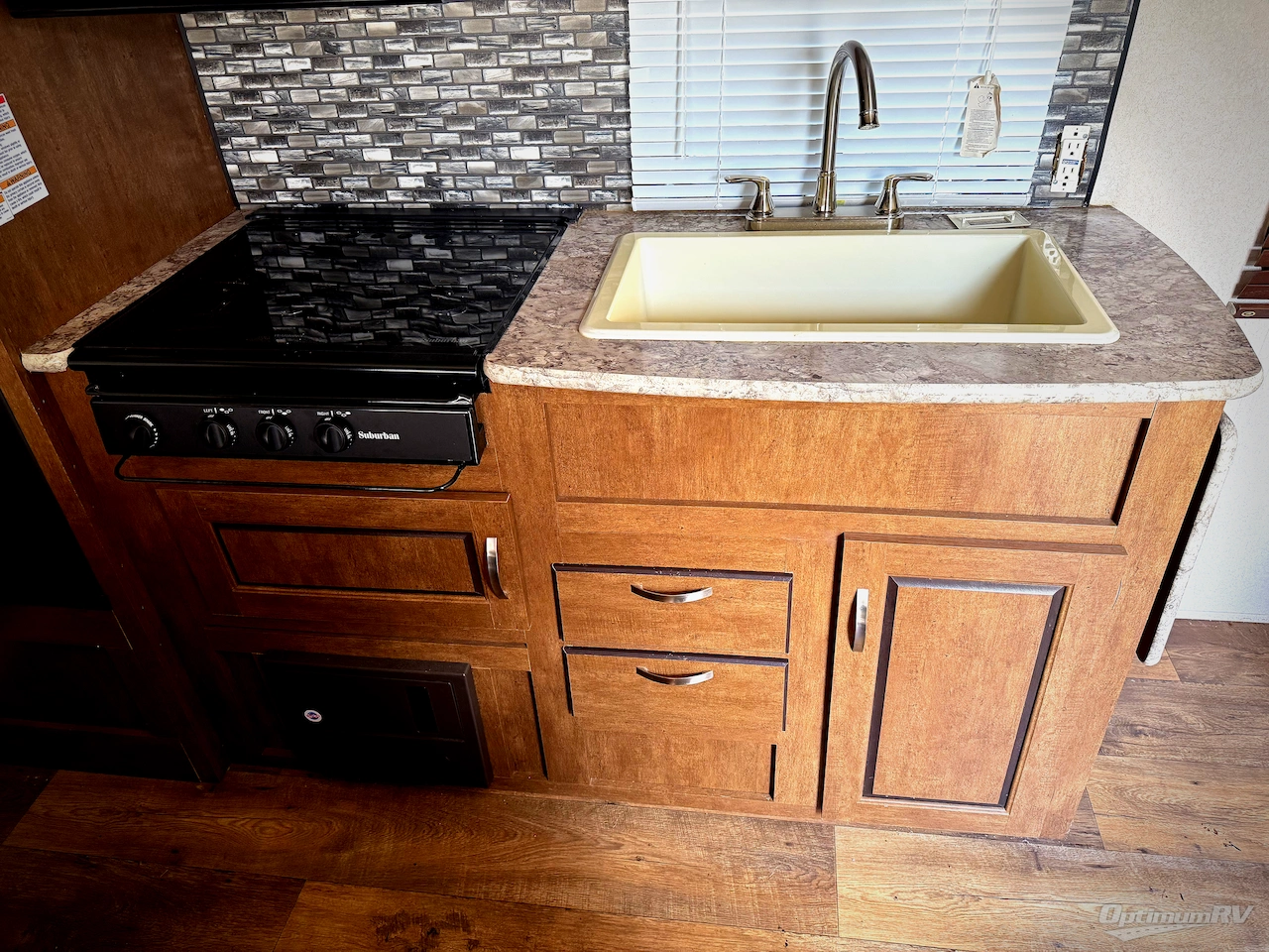 2018 Forest River Wildwood X-Lite 241QBXL Photo 7