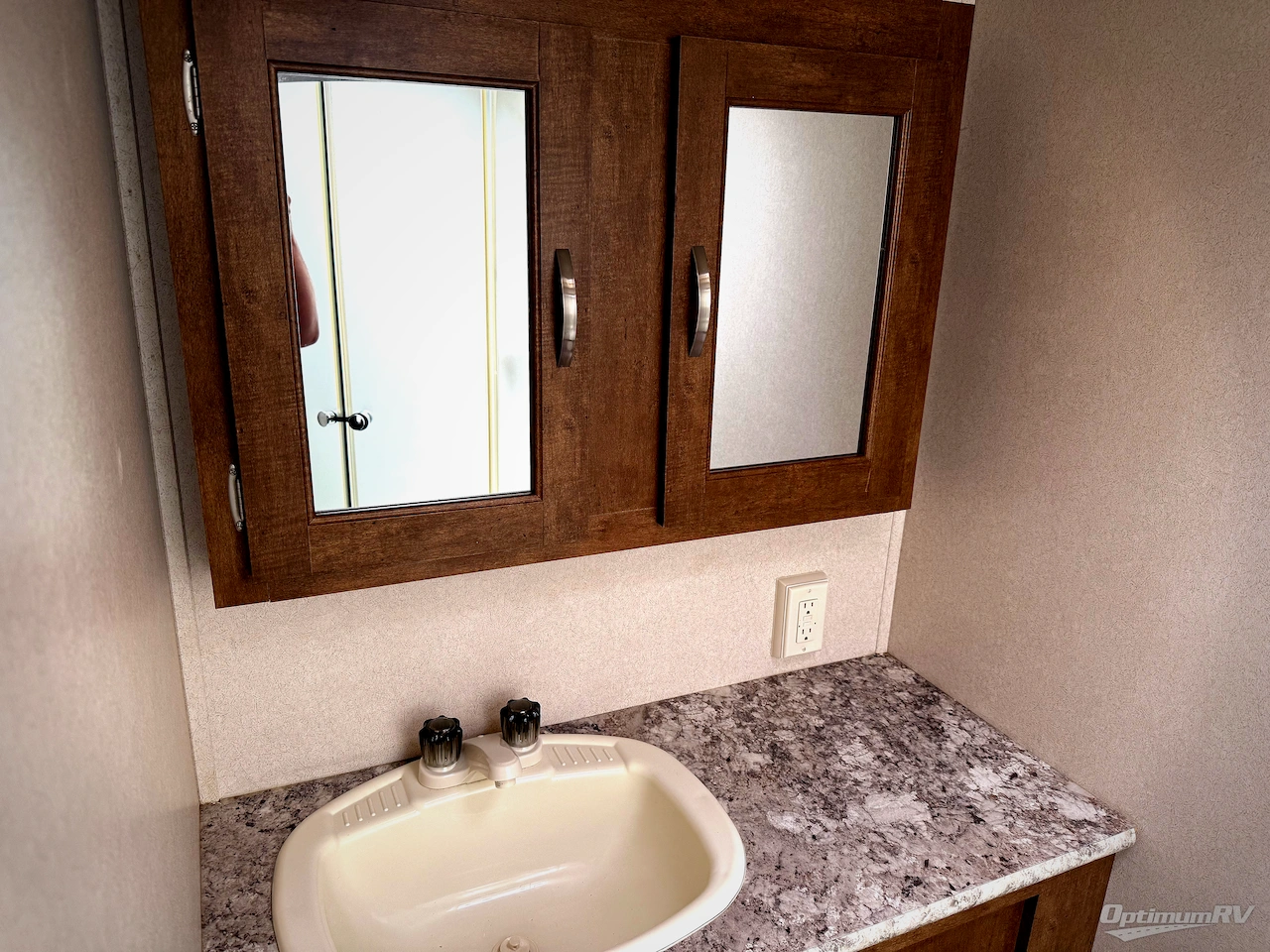 2018 Forest River Wildwood X-Lite 241QBXL Photo 12