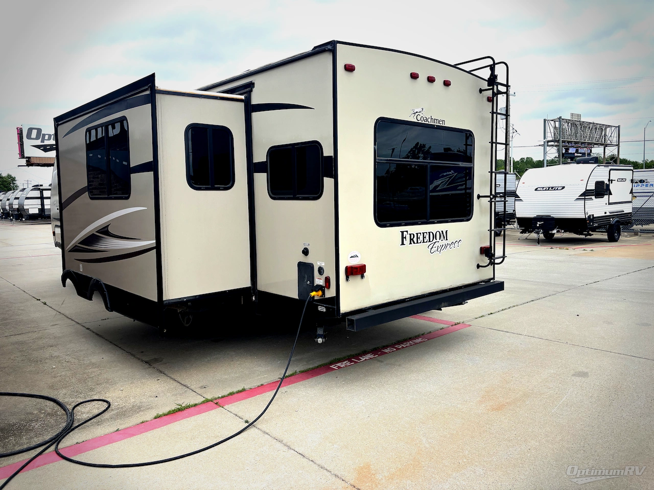 2018 Coachmen Freedom Express Ultra Lite 279RLDS Photo 3