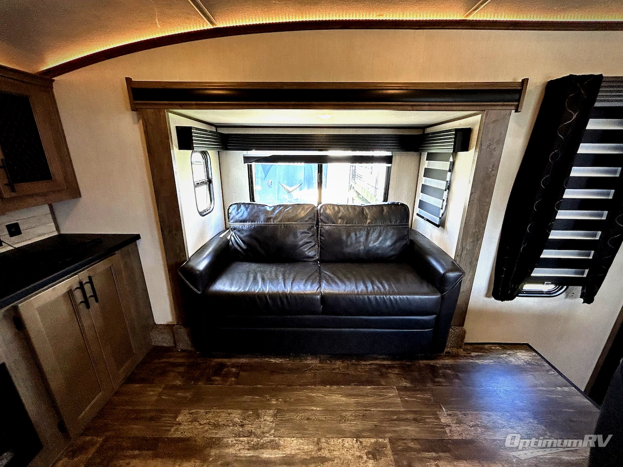 2022 Forest River Sabre 37FLH Photo 9