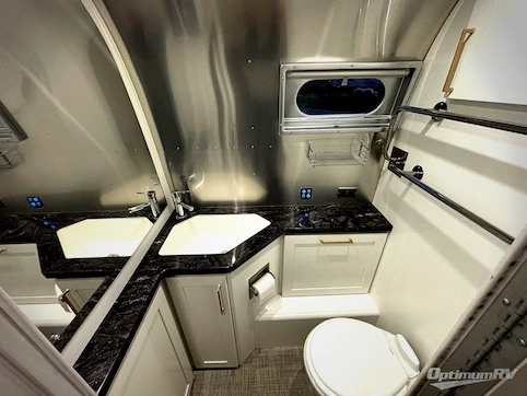 2023 Airstream Classic 30RB RV Photo 4