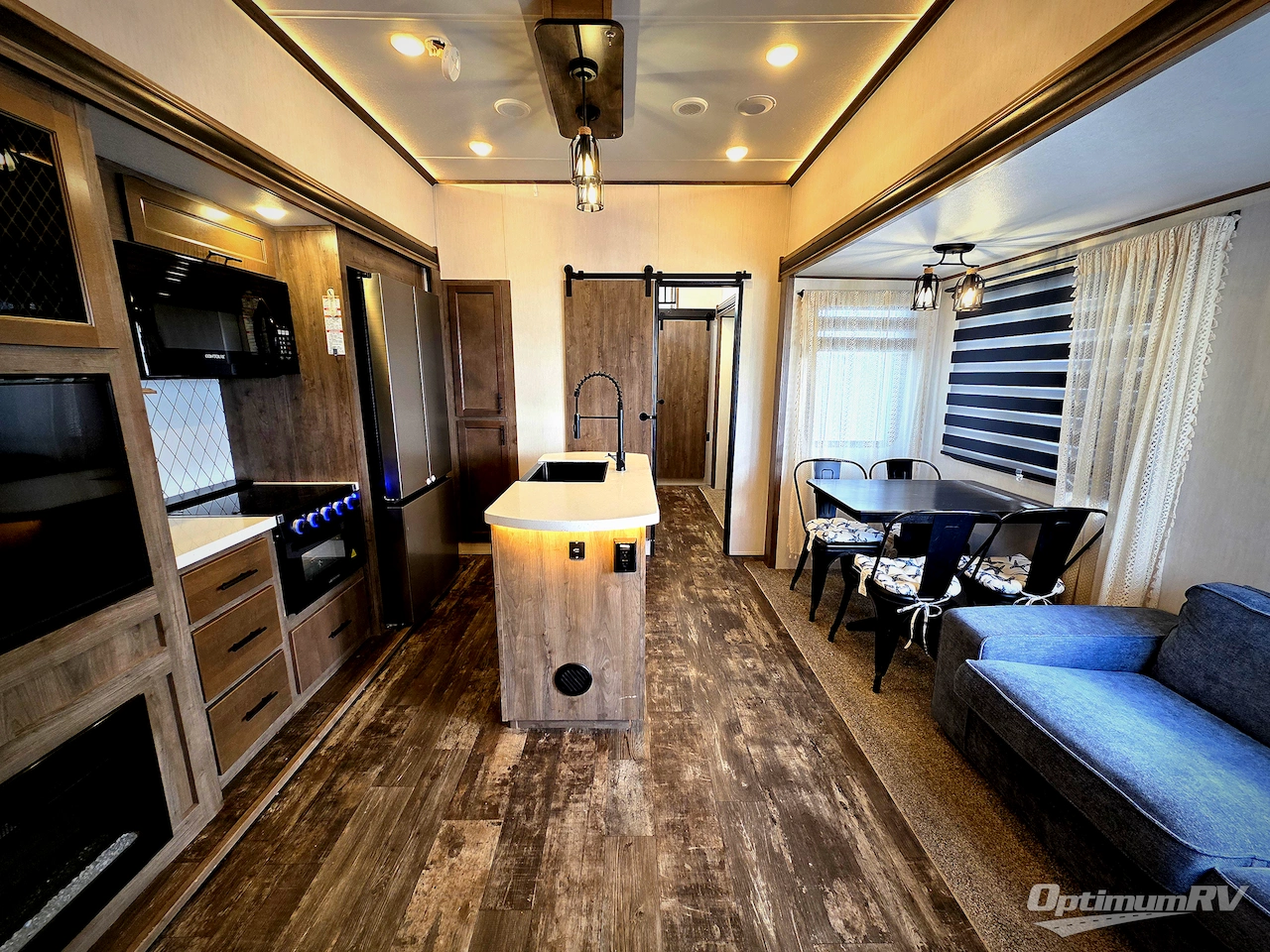 2022 Forest River Sabre 38DBQ Photo 2