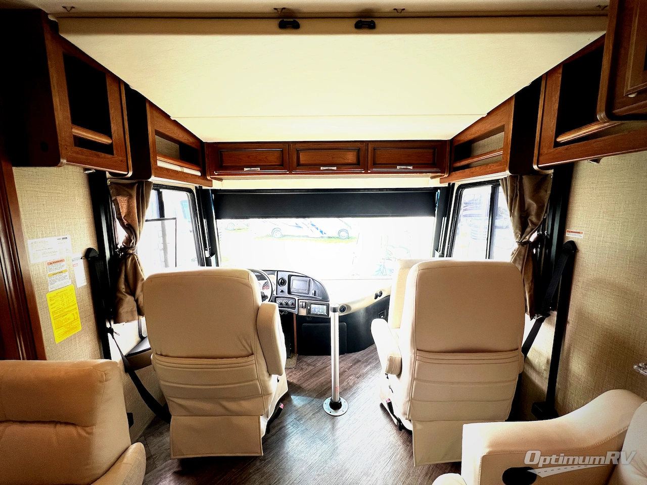 2017 Fleetwood Pace Arrow 35E Photo 6