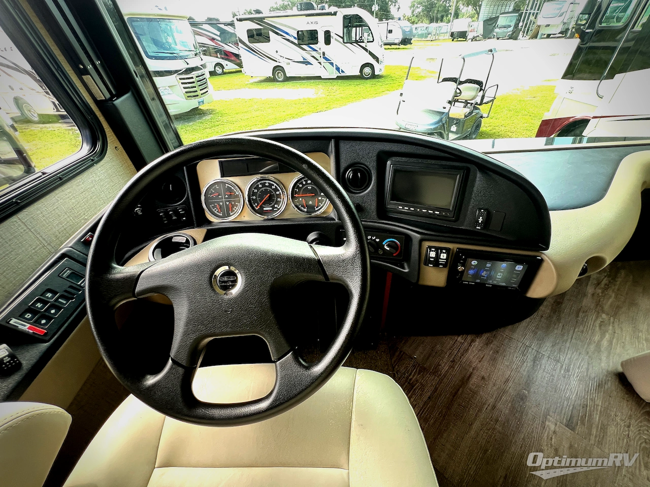 2017 Fleetwood Pace Arrow 35E Photo 7