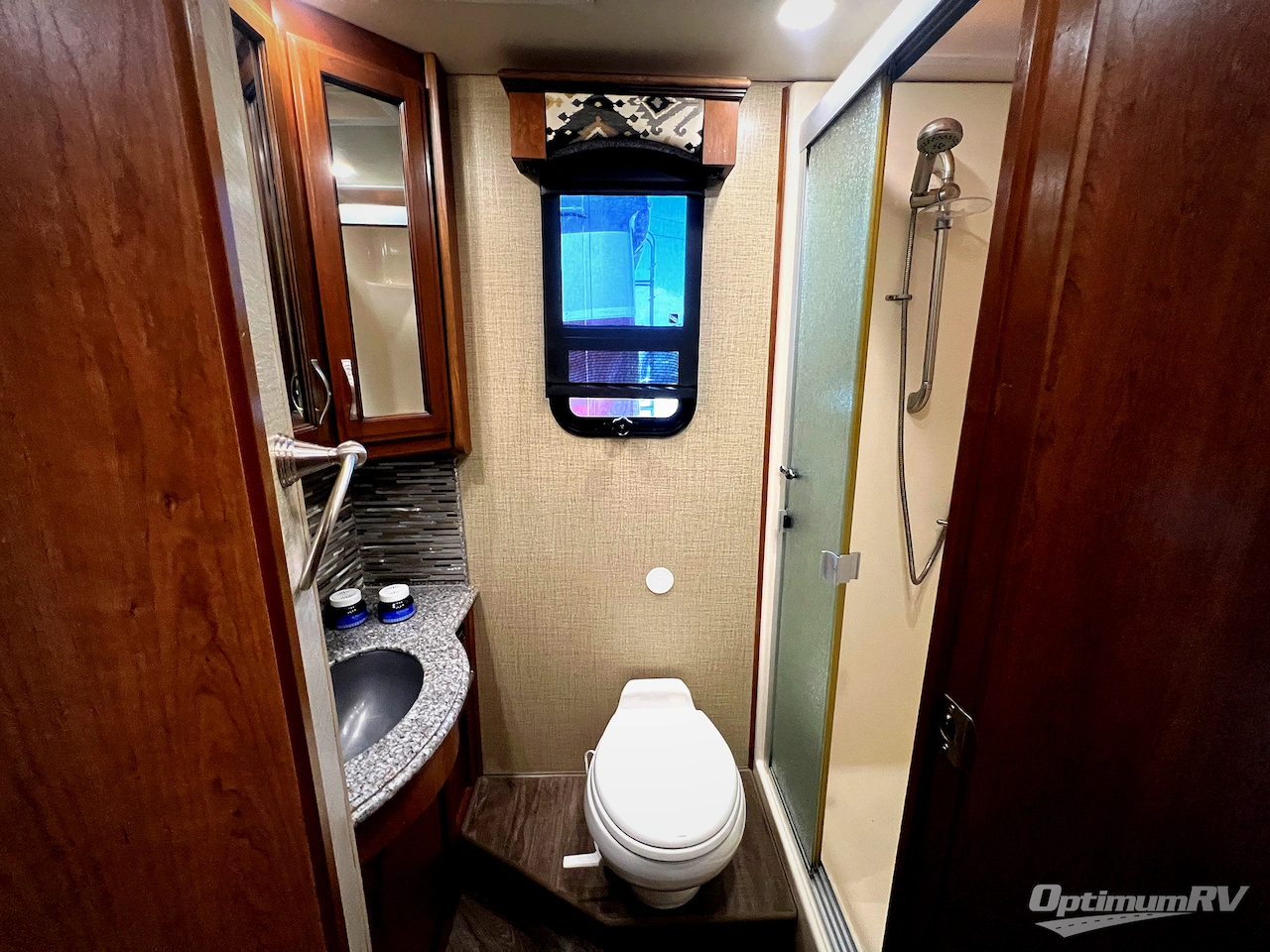 2017 Fleetwood Pace Arrow 35E Photo 19
