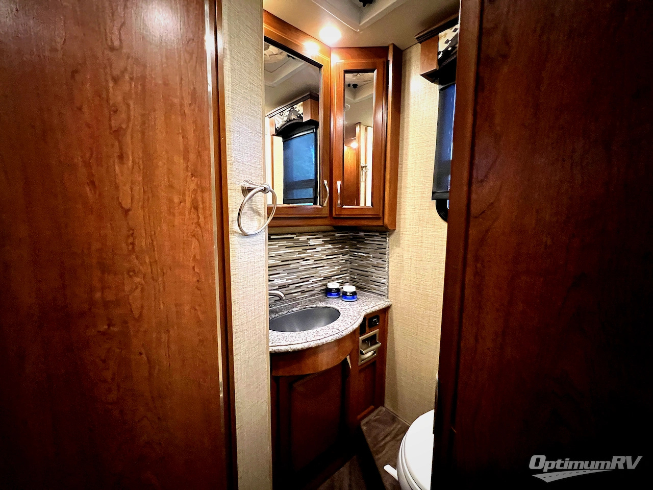 2017 Fleetwood Pace Arrow 35E Photo 21