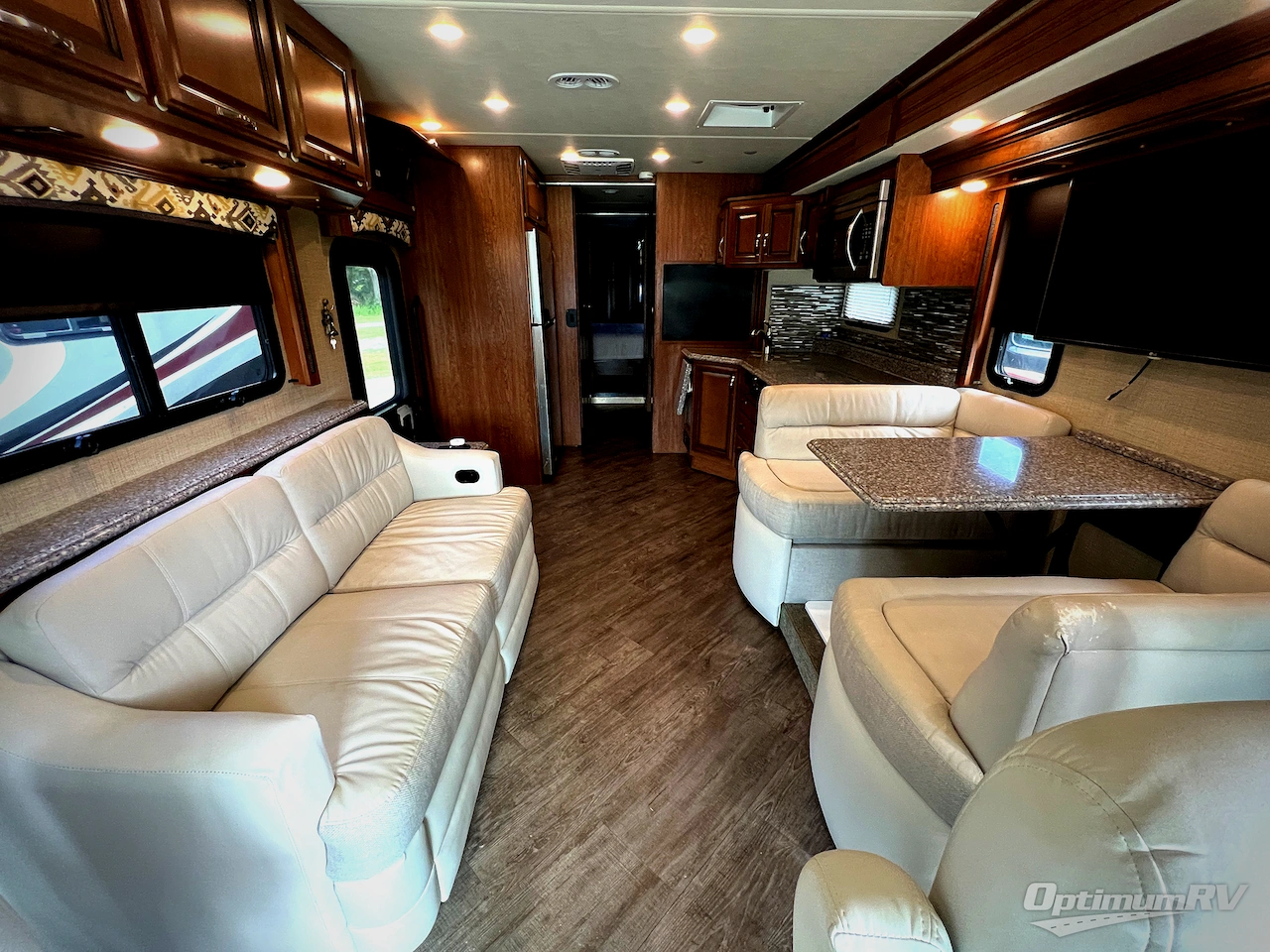 2017 Fleetwood Pace Arrow 35E Photo 23