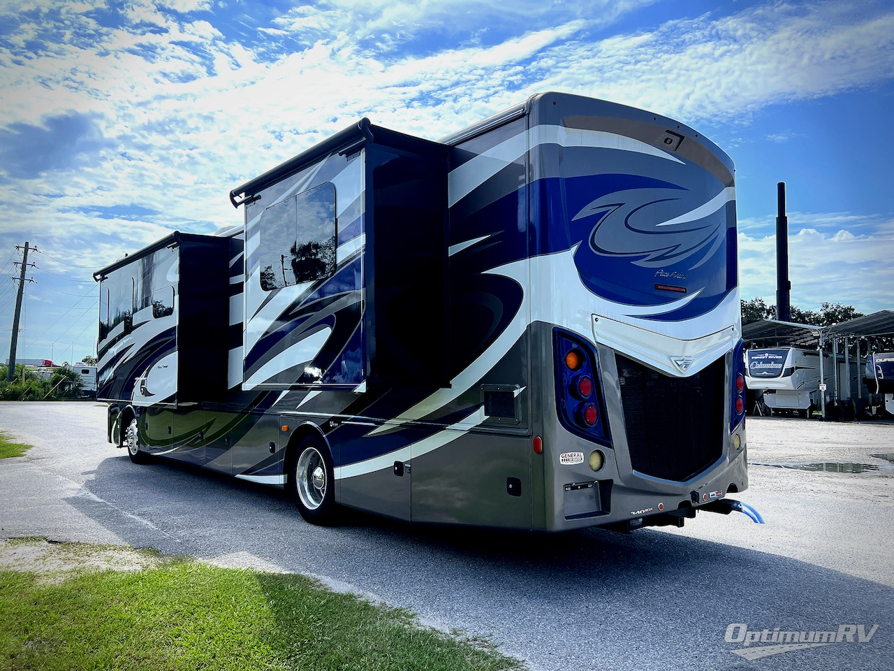 2017 Fleetwood Pace Arrow 35E Photo 2