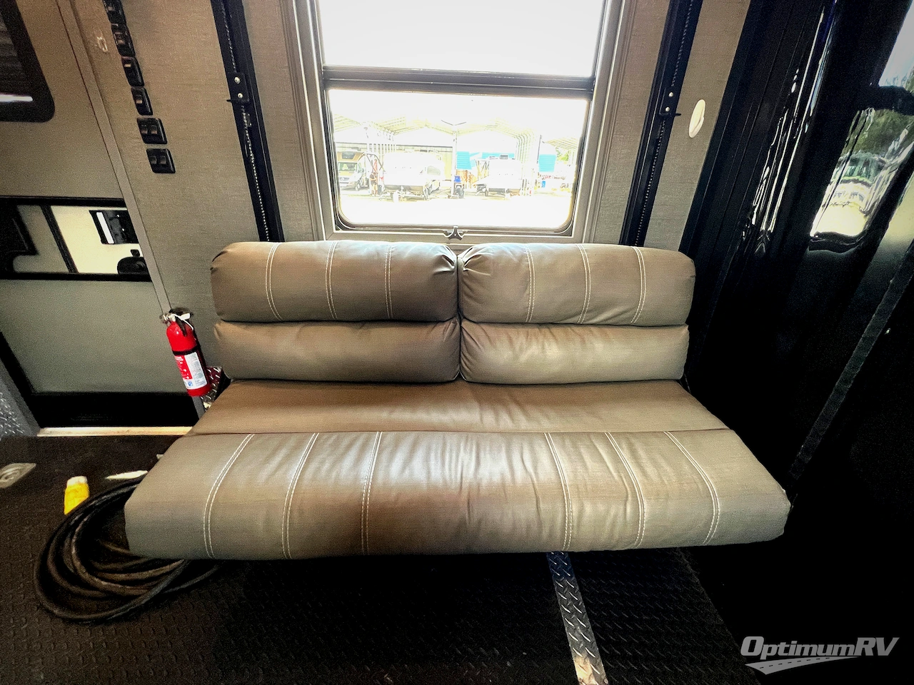 2019 DRV Luxury Suites FullHouse JX450 Photo 19