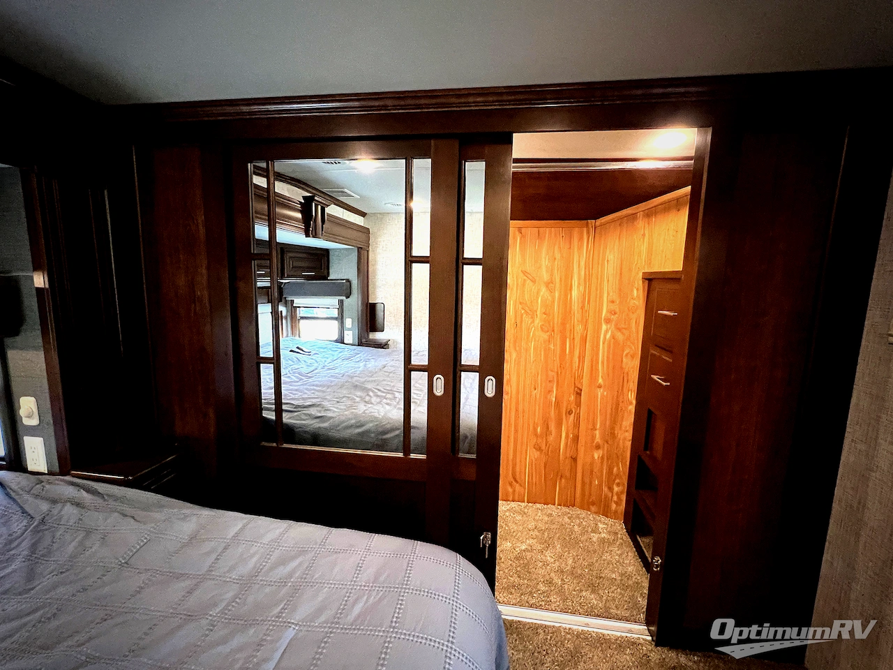 2019 DRV Luxury Suites FullHouse JX450 Photo 23