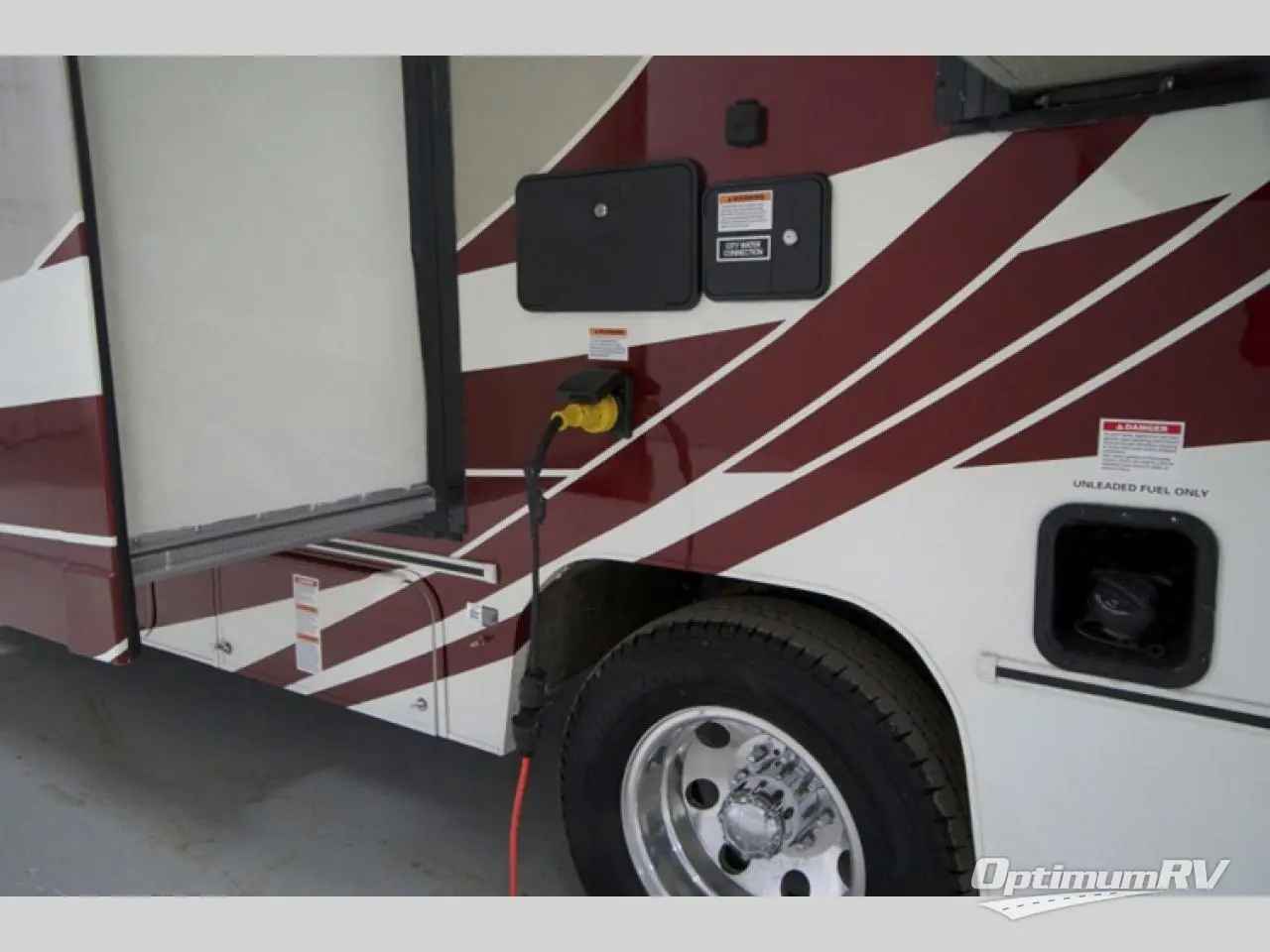2018 Coachmen Leprechaun 260DS Ford 450 Photo 4