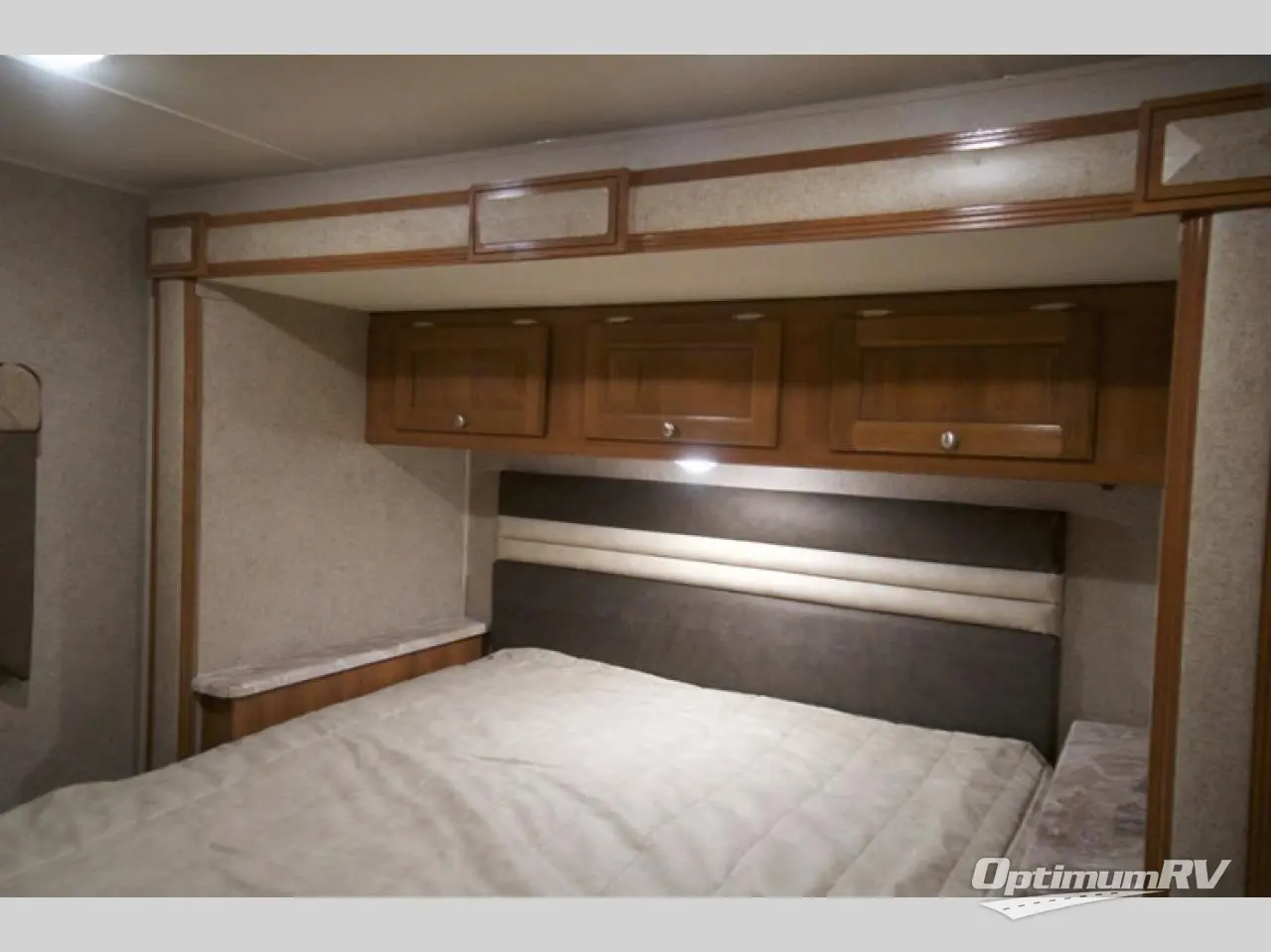 2018 Coachmen Leprechaun 260DS Ford 450 Photo 25