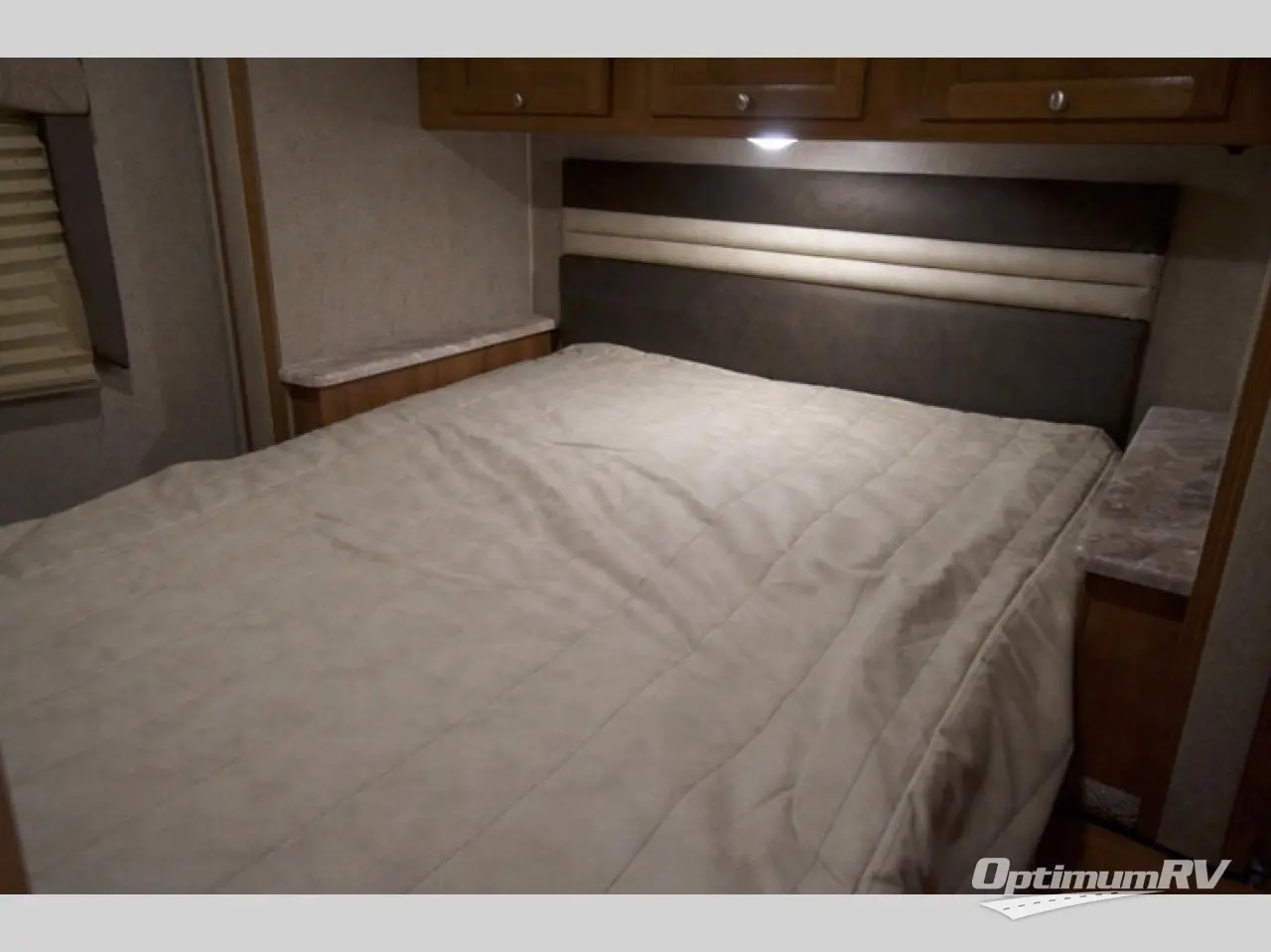 2018 Coachmen Leprechaun 260DS Ford 450 Photo 26