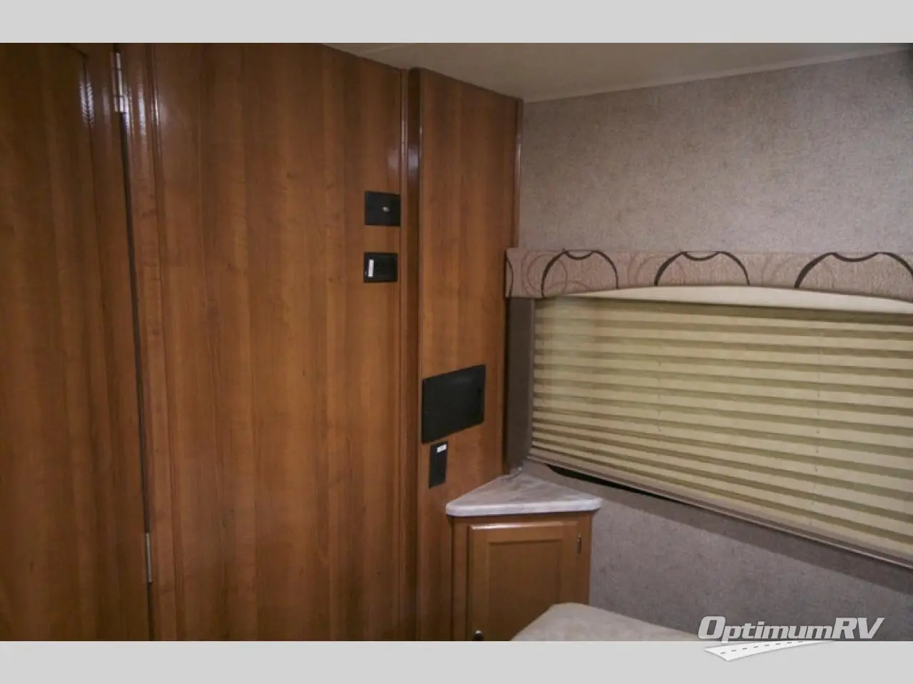 2018 Coachmen Leprechaun 260DS Ford 450 Photo 27