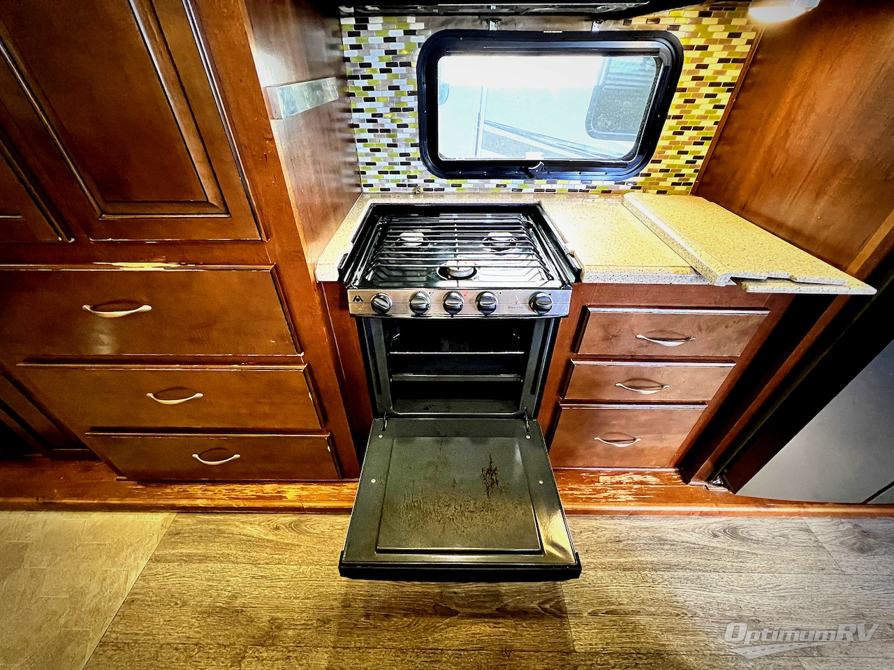 2015 Heartland Big Country 3450TS Photo 9