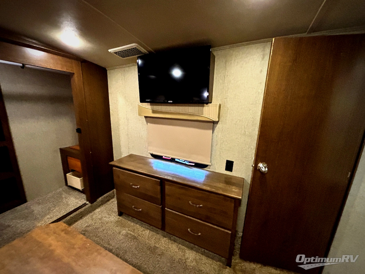 2018 Forest River Cedar Creek Silverback 29RE Photo 11
