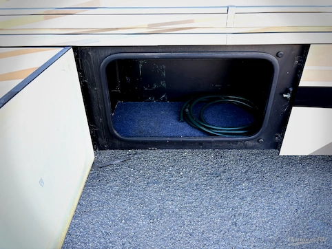 2014 Winnebago Sightseer 33C RV Photo 4