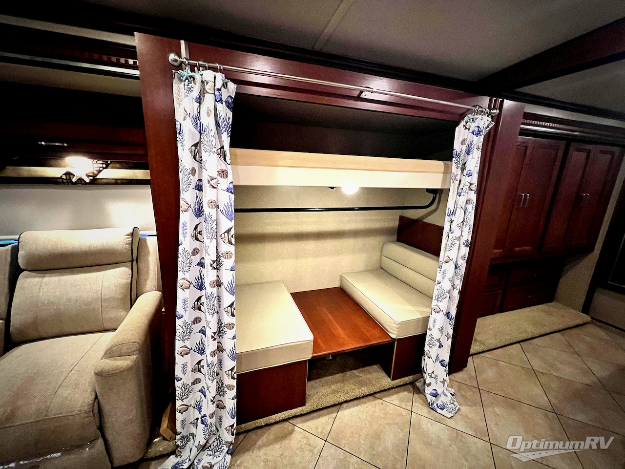 2015 Winnebago Forza 38R Photo 13