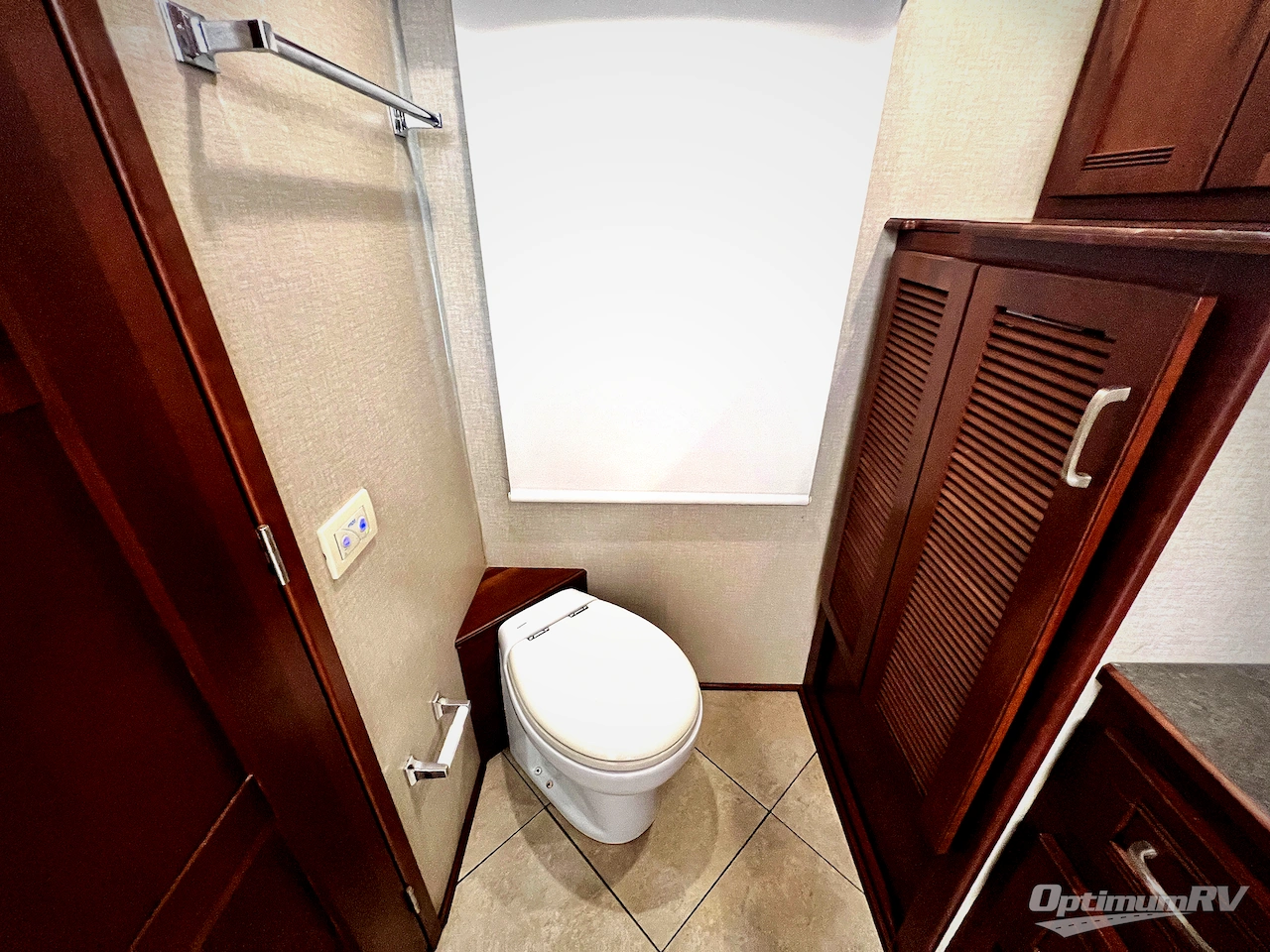 2015 Winnebago Forza 38R Photo 21