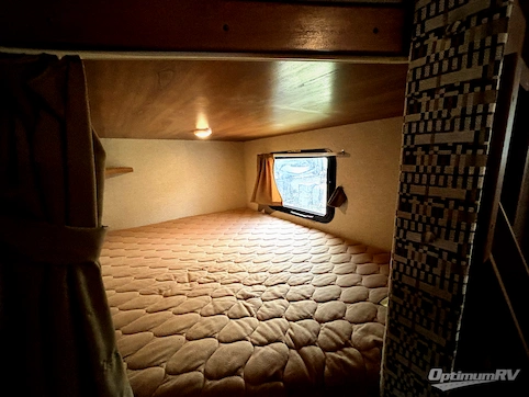 2016 Coachmen Apex Ultra-Lite 259BHSS RV Photo 3