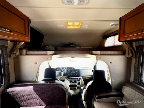 2014 Thor Chateau 26A RV Photo 2