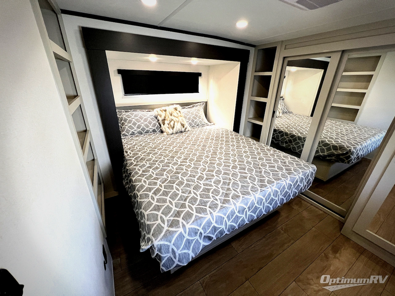 2027 Forest River Crusader 2SUITE Photo 15