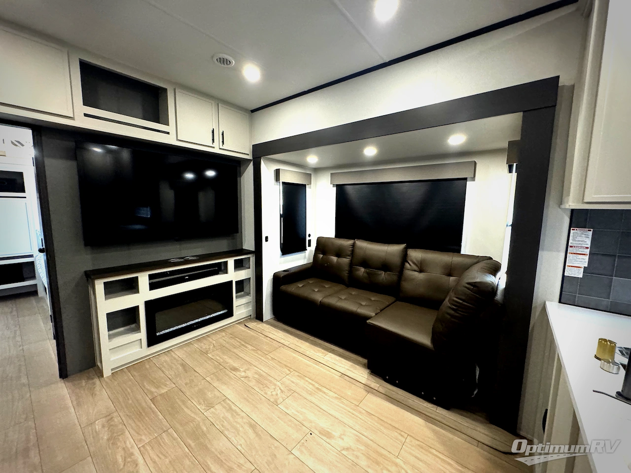 2027 Forest River Crusader 2SUITE Photo 4