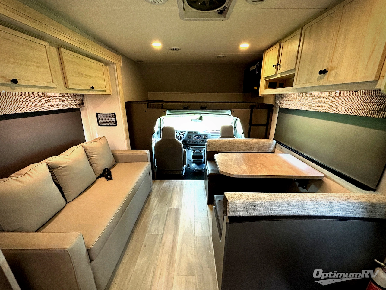 2027 Forest River Sunseeker LE 3250DSLE Ford Photo 5