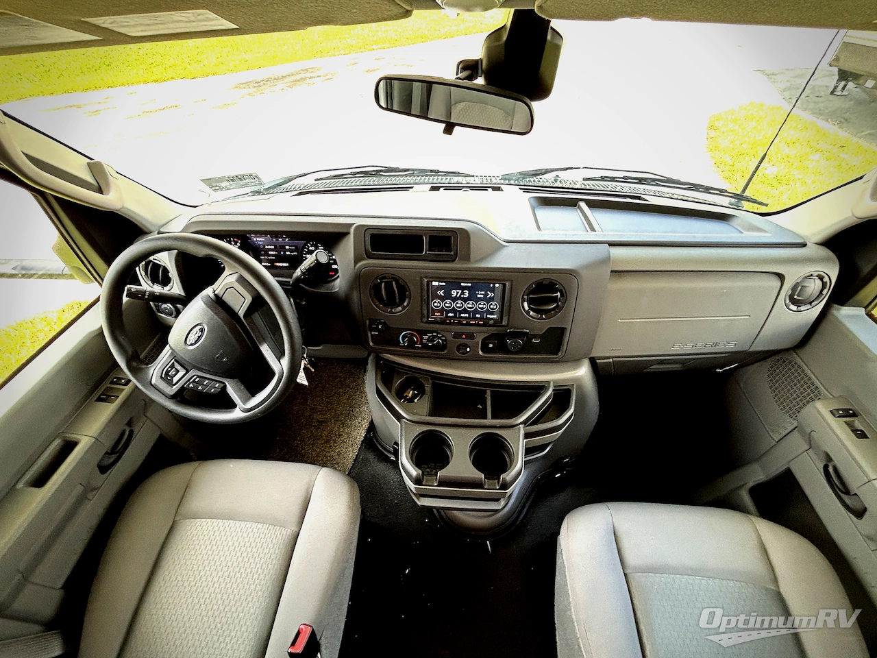 2027 Forest River Sunseeker LE 3250DSLE Ford Photo 8