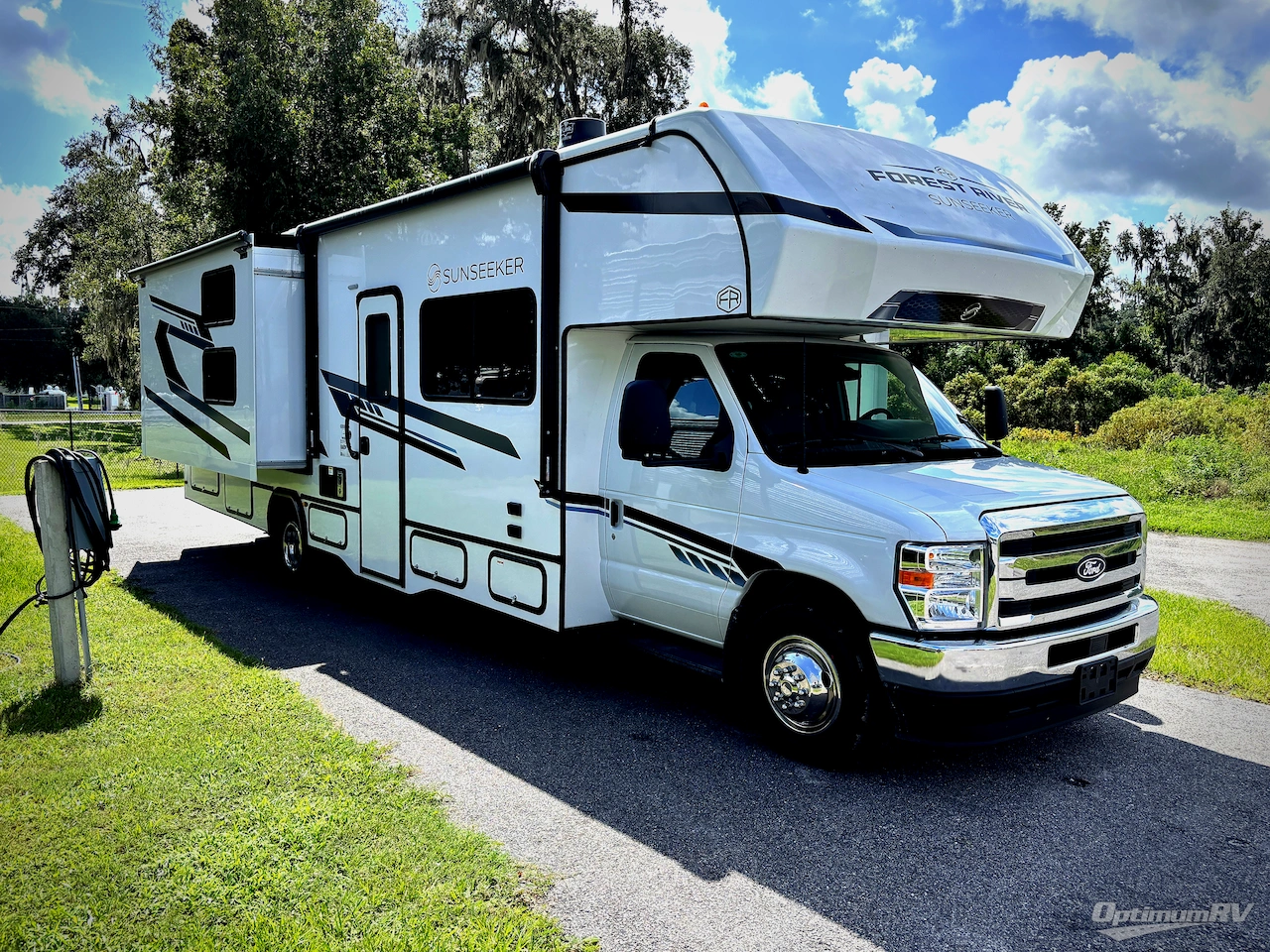 2027 Forest River Sunseeker LE 3250DSLE Ford Photo 1