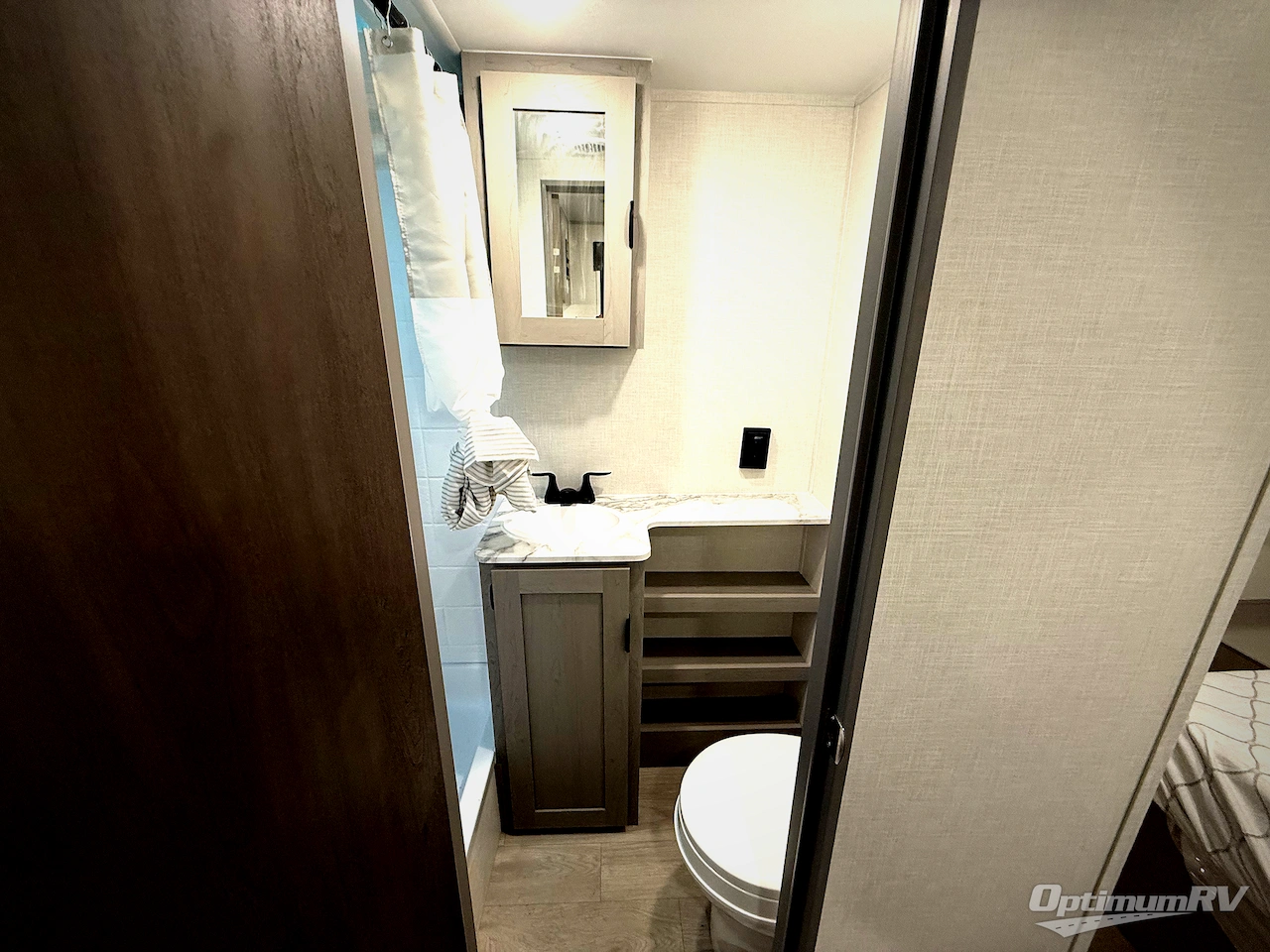 2026 Forest River Viking 5K Series 242MK Photo 9