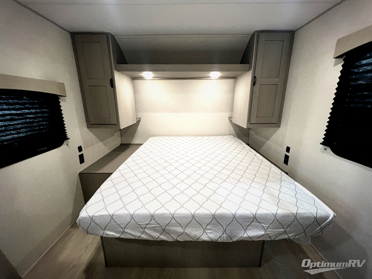 2026 Forest River Viking 5K Series 25QBH Photo 6