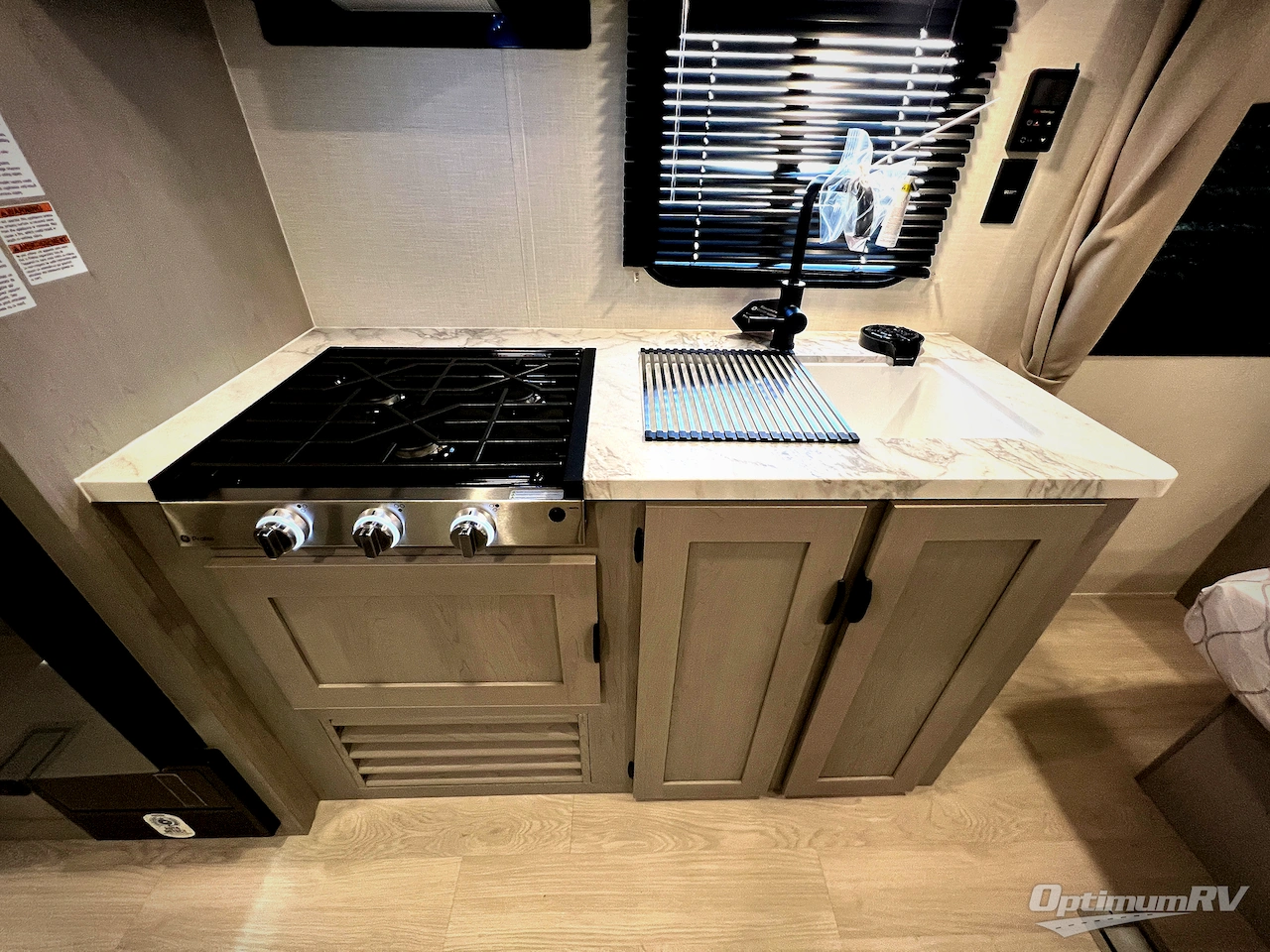 2026 Forest River Viking 5K Series 25QBH Photo 10