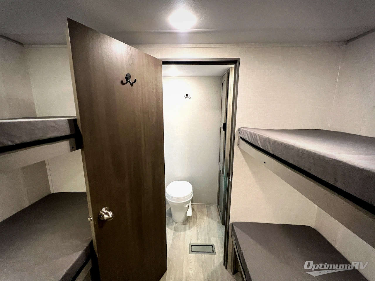 2026 Forest River Viking 5K Series 25QBH Photo 28