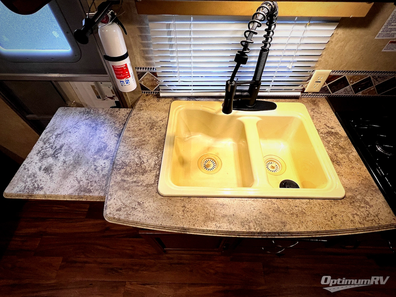 2016 Forest River Wildwood X-Lite 230BHXL Photo 16