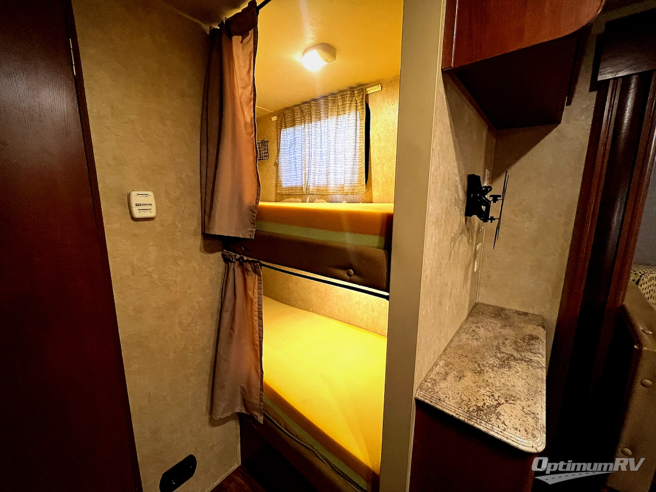 2016 Forest River Wildwood X-Lite 230BHXL Photo 21