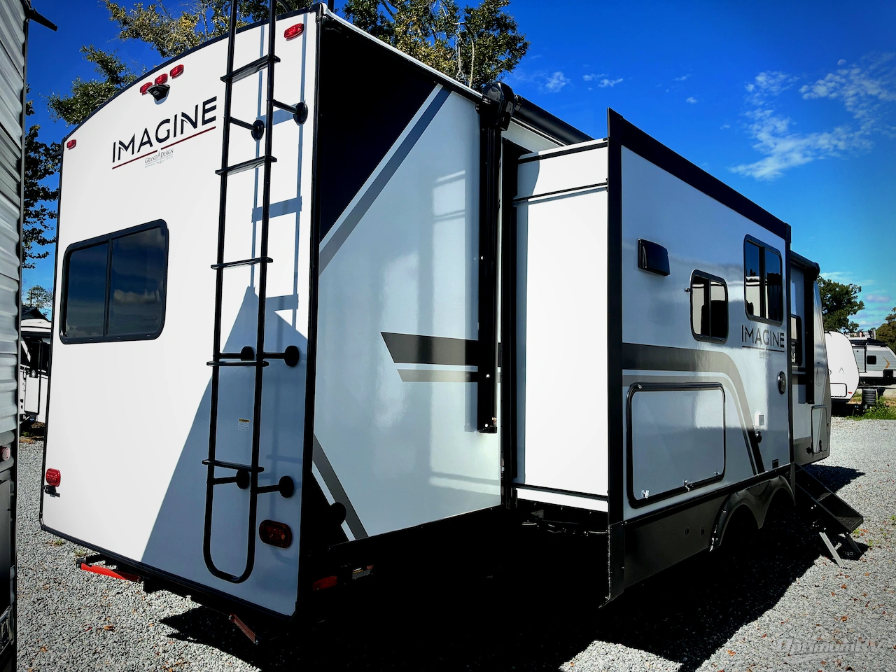 2027 Grand Design Imagine 2670MK Photo 2