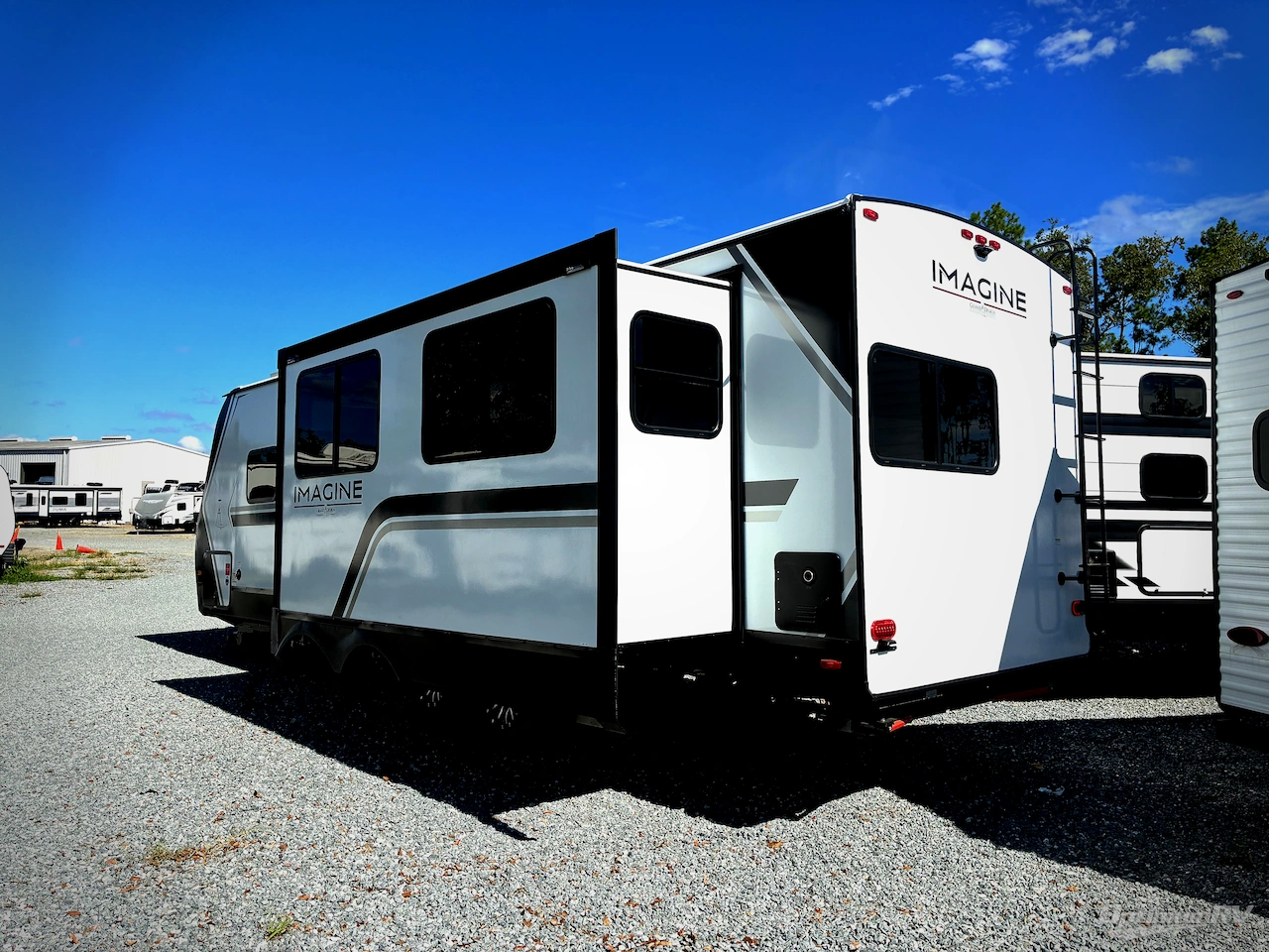 2027 Grand Design Imagine 2670MK Photo 3