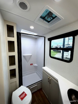 2027 Grand Design Imagine 2470BH RV Photo 3