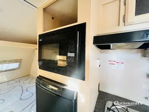 2019 Winnebago Towables Minnie 1710 RV Photo 4