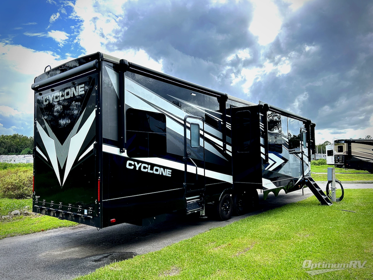 2025 Heartland Cyclone 4014C Photo 2