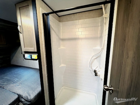 2023 Gulf Stream Vista Cruiser 19TWD RV Photo 4
