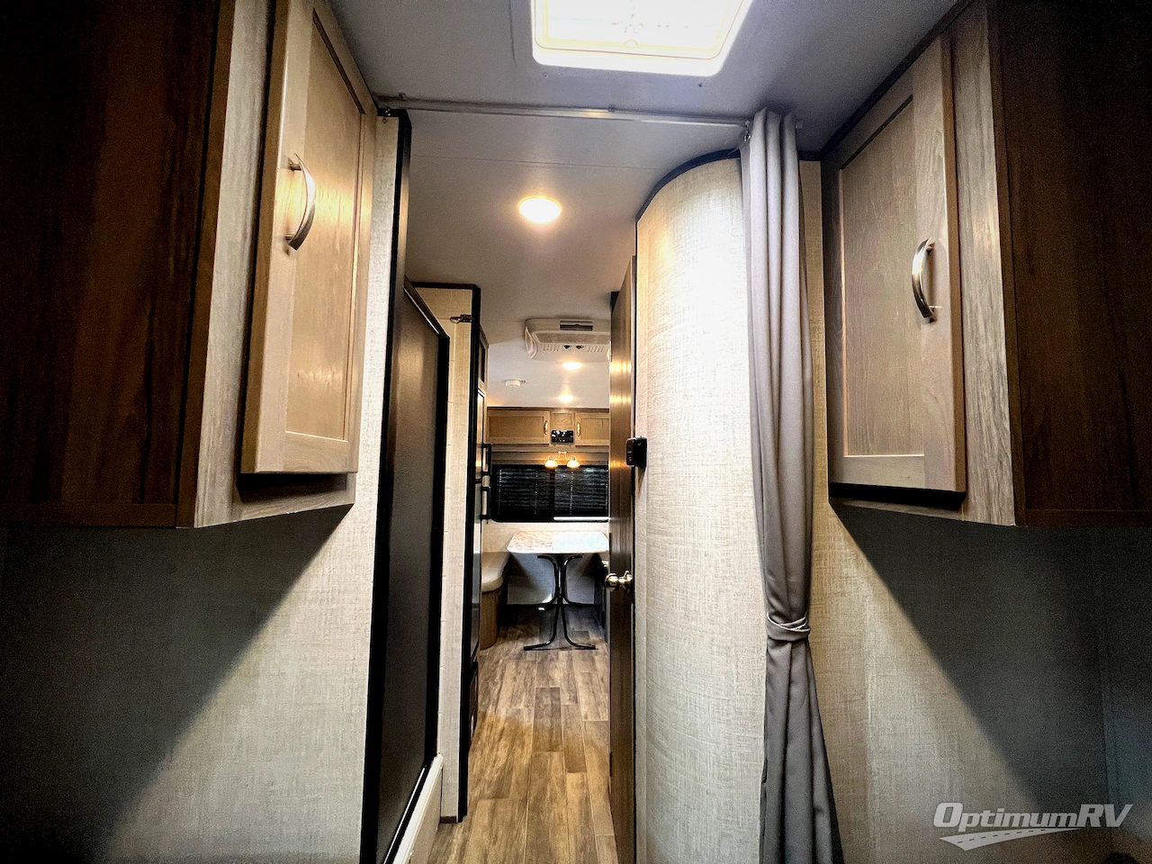 2023 Gulf Stream Vista Cruiser 19TWD Photo 5