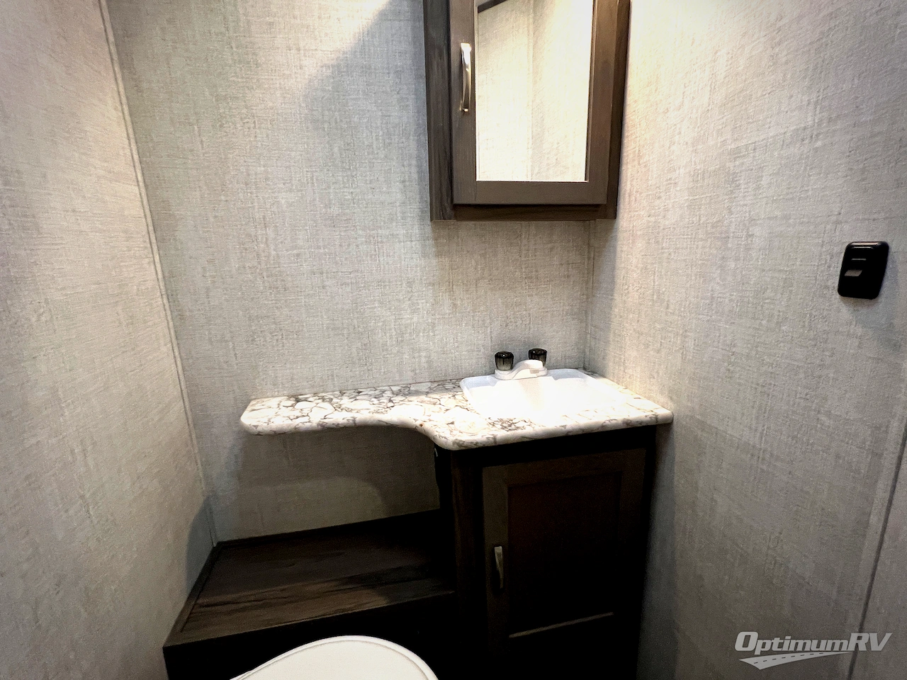 2023 Gulf Stream Vista Cruiser 19TWD Photo 11
