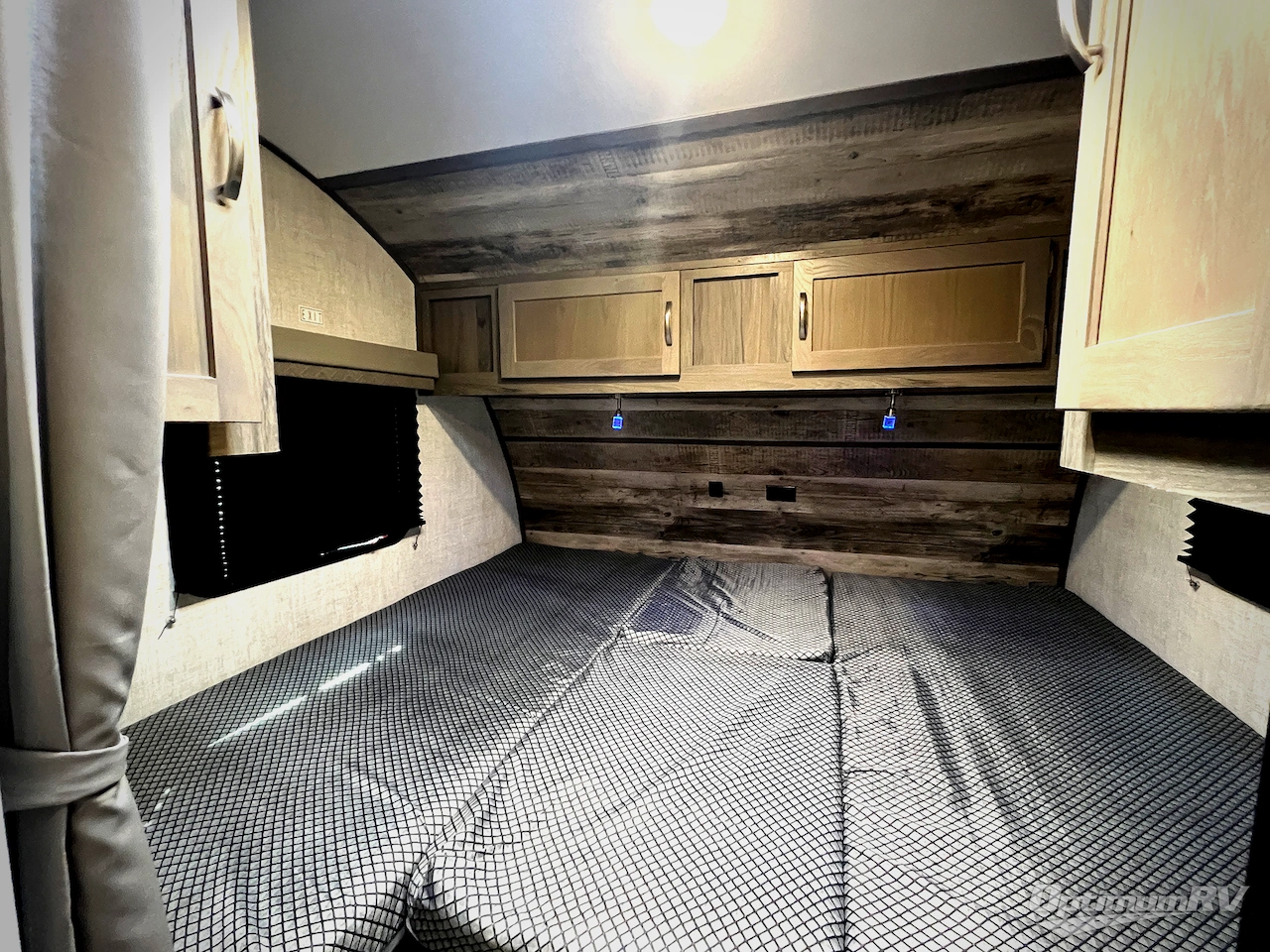 2023 Gulf Stream Vista Cruiser 19TWD Photo 12