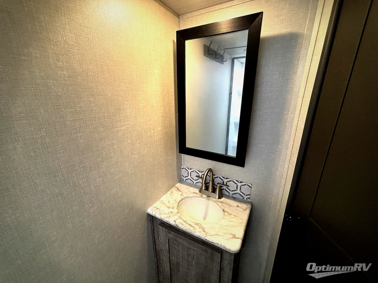 2023 Forest River Surveyor Legend 19MDBLE Photo 17