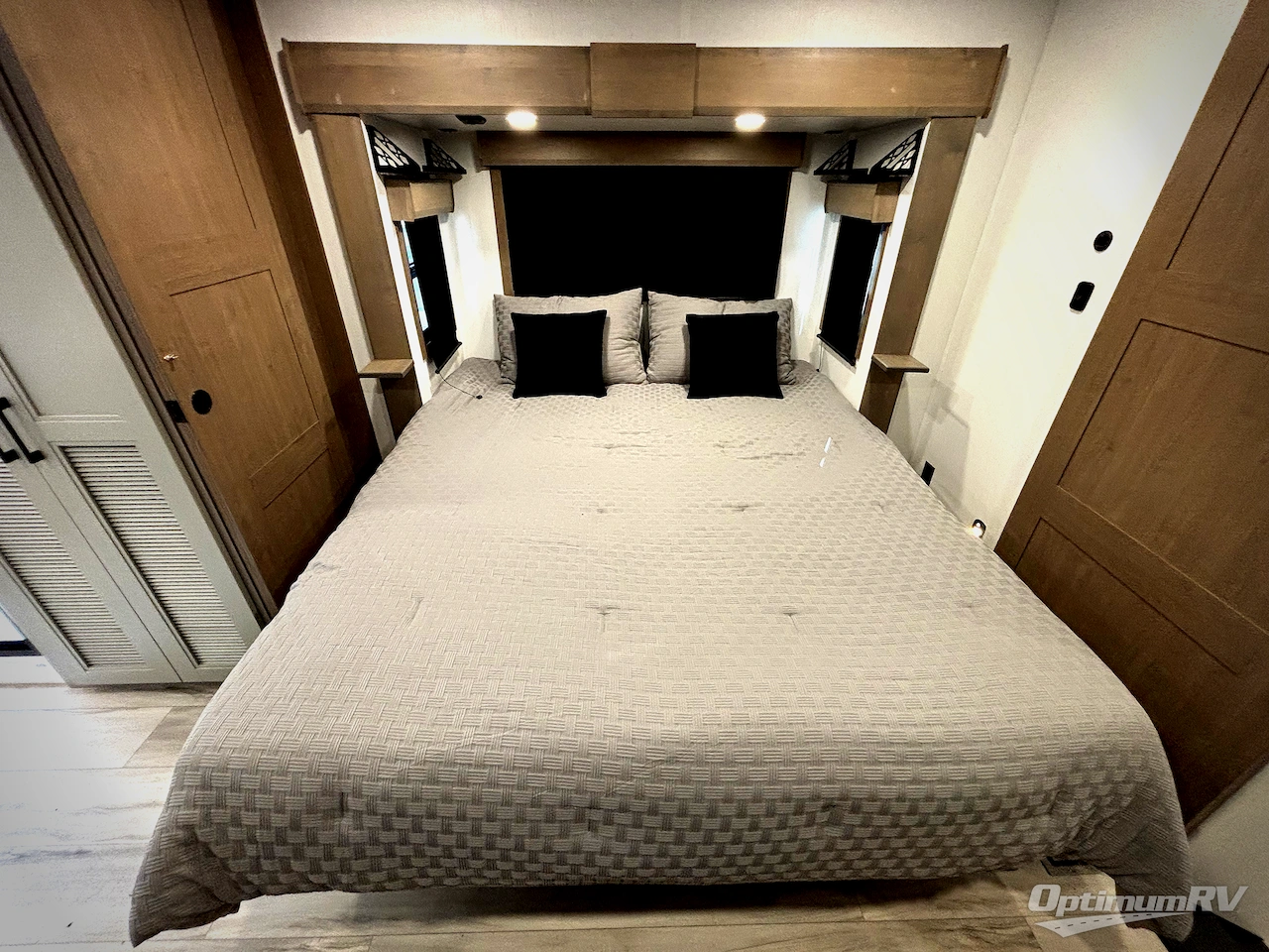 2026 KZ Durango Gold G388FLS Photo 20