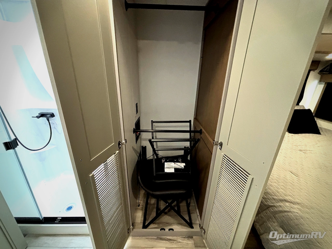 2026 KZ Durango Gold G388FLS Photo 24